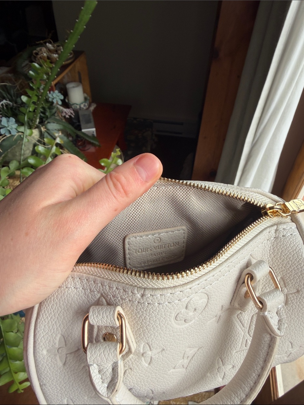 Louis Vuitton White Embossed Crossbody Mini Speedy - Picture 3 of 8